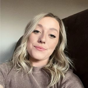 Meet your Posher, Carlye